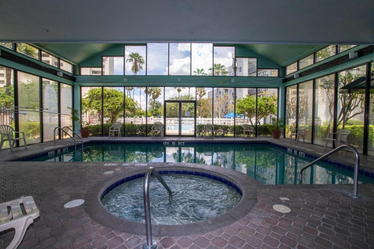 Luxury Lakeview Getaway 1 Mile Universal Orlando