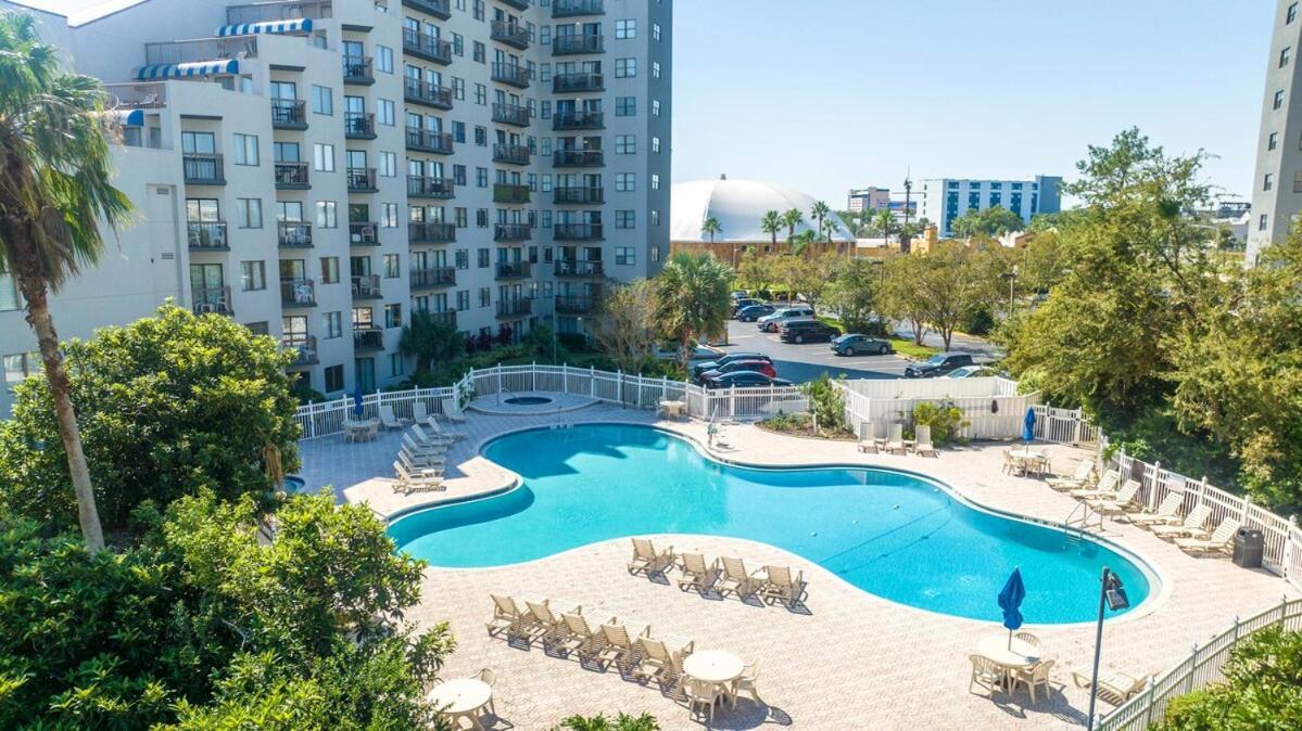 Luxury Lakeview Getaway 1 Mile Universal Apartment *